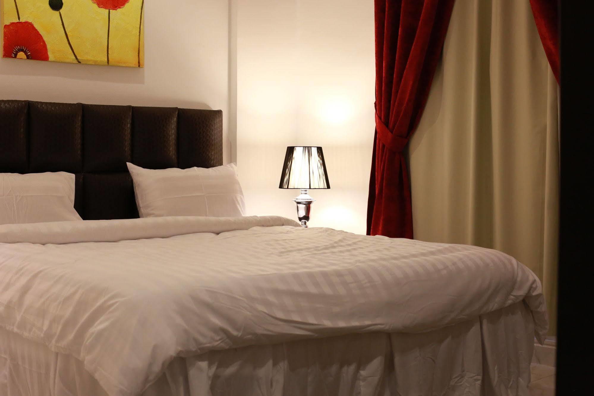Continental Suite Salmiya Bagian luar foto