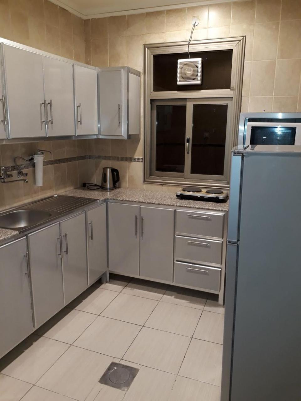 Continental Suite Salmiya Bagian luar foto